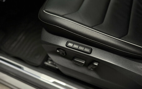 Volkswagen Tiguan II, 2018 год, 3 200 000 рублей, 18 фотография