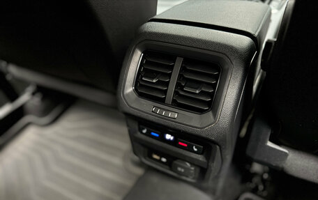 Volkswagen Tiguan II, 2018 год, 3 200 000 рублей, 25 фотография