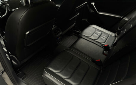 Volkswagen Tiguan II, 2018 год, 3 200 000 рублей, 22 фотография