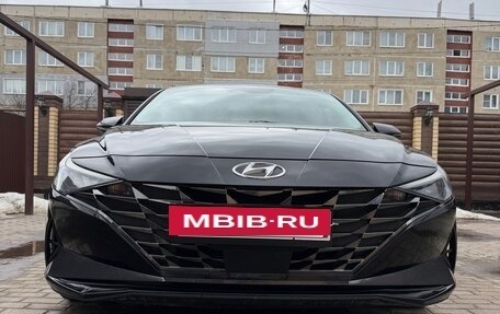 Hyundai Elantra, 2022 год, 2 200 000 рублей, 2 фотография