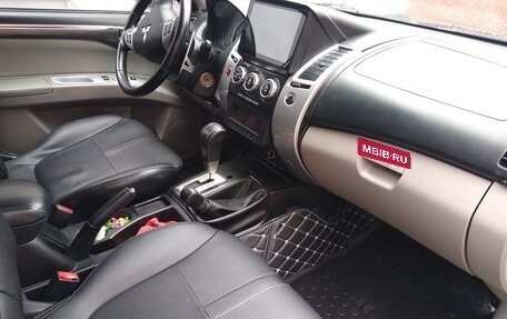 Mitsubishi Pajero Sport II рестайлинг, 2014 год, 1 690 000 рублей, 10 фотография