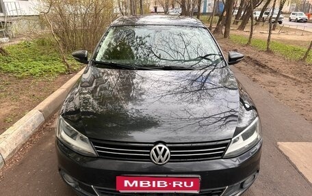 Volkswagen Jetta VI, 2013 год, 1 250 000 рублей, 6 фотография