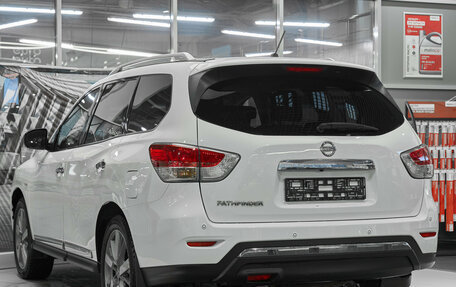 Nissan Pathfinder, 2016 год, 1 849 000 рублей, 4 фотография