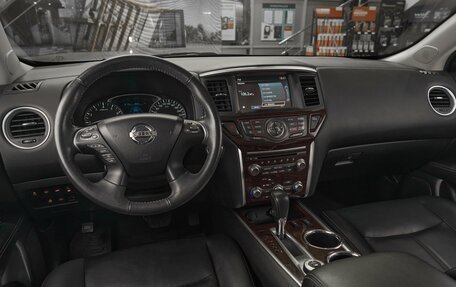 Nissan Pathfinder, 2016 год, 1 849 000 рублей, 8 фотография