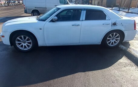 Chrysler 300C II, 2005 год, 520 000 рублей, 13 фотография