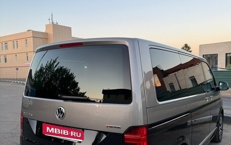 Volkswagen Multivan T6 рестайлинг, 2021 год, 8 650 000 рублей, 2 фотография