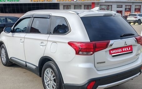 Mitsubishi Outlander III рестайлинг 3, 2017 год, 1 640 000 рублей, 6 фотография