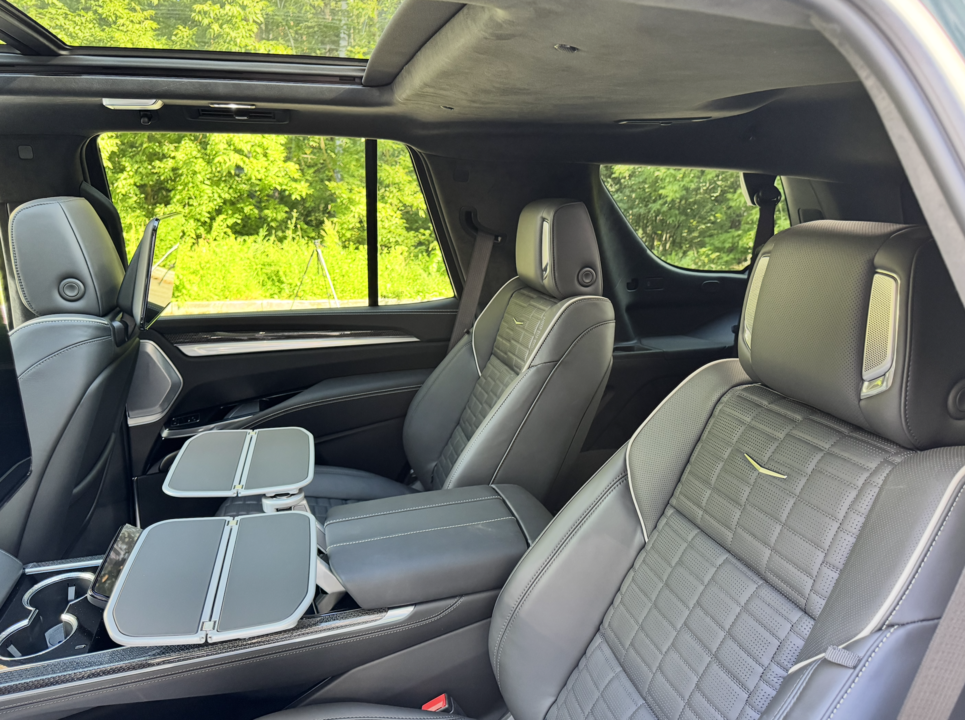 Cadillac Escalade V, 2025 год, 27 000 000 рублей, 33 фотография