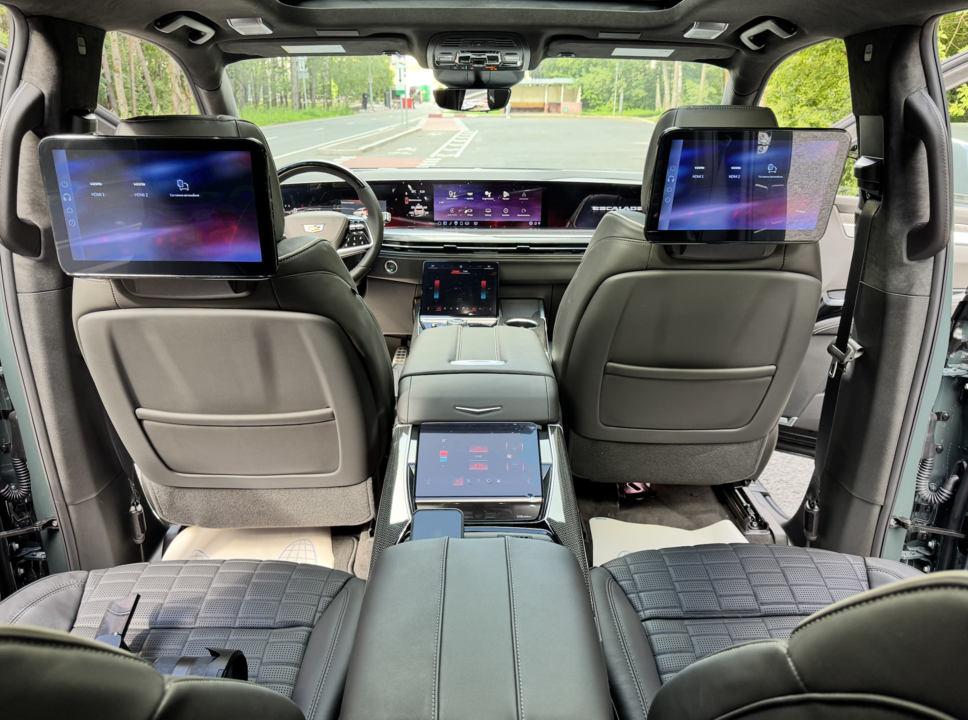 Cadillac Escalade V, 2025 год, 27 000 000 рублей, 47 фотография