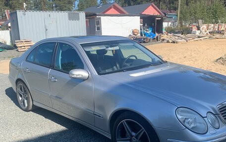 Mercedes-Benz E-Класс, 2004 год, 1 500 000 рублей, 3 фотография