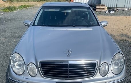 Mercedes-Benz E-Класс, 2004 год, 1 500 000 рублей, 2 фотография