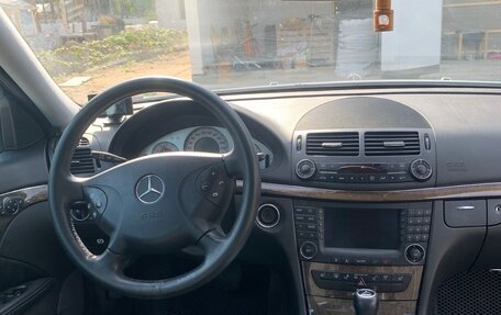 Mercedes-Benz E-Класс, 2004 год, 1 500 000 рублей, 28 фотография