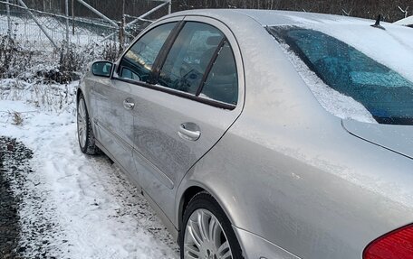 Mercedes-Benz E-Класс, 2004 год, 1 500 000 рублей, 24 фотография