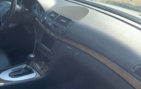 Mercedes-Benz E-Класс, 2004 год, 1 500 000 рублей, 30 фотография