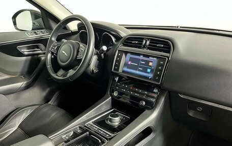 Jaguar F-Pace, 2016 год, 2 499 000 рублей, 14 фотография