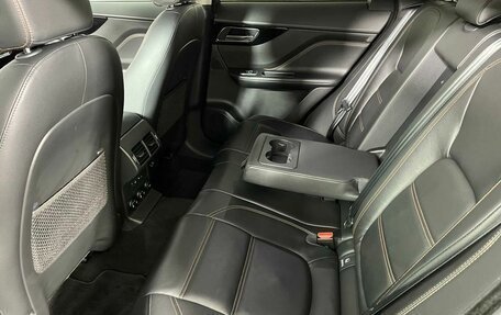 Jaguar F-Pace, 2016 год, 2 499 000 рублей, 28 фотография