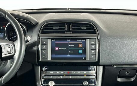 Jaguar F-Pace, 2016 год, 2 499 000 рублей, 24 фотография