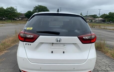 Honda Fit, 2022 год, 1 150 000 рублей, 2 фотография