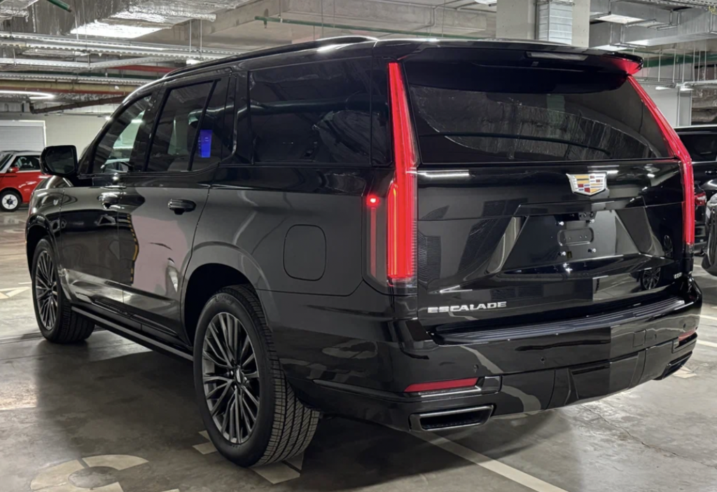 Cadillac Escalade V, 2025 год, 20 000 000 рублей, 11 фотография