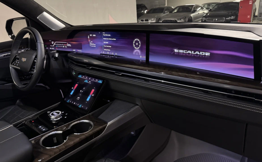 Cadillac Escalade V, 2025 год, 20 000 000 рублей, 9 фотография