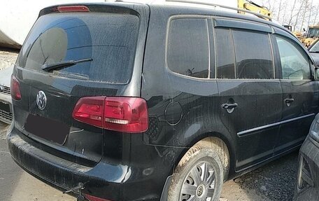 Volkswagen Touran III, 2011 год, 636 000 рублей, 6 фотография