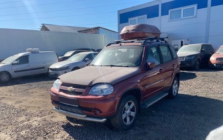 Chevrolet Niva I рестайлинг, 2015 год, 532 000 рублей, 1 фотография