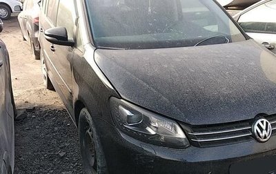 Volkswagen Touran III, 2011 год, 636 000 рублей, 1 фотография