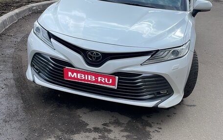 Toyota Camry, 2019 год, 2 800 000 рублей, 1 фотография