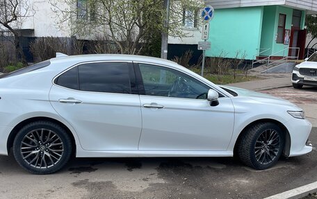 Toyota Camry, 2019 год, 2 800 000 рублей, 4 фотография