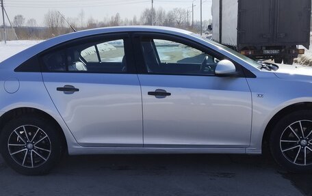Chevrolet Cruze II, 2011 год, 630 000 рублей, 2 фотография