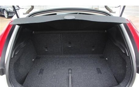 Volvo V40 II рестайлинг, 2017 год, 1 300 000 рублей, 6 фотография