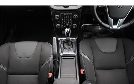 Volvo V40 II рестайлинг, 2017 год, 1 300 000 рублей, 9 фотография