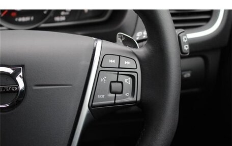 Volvo V40 II рестайлинг, 2017 год, 1 300 000 рублей, 12 фотография