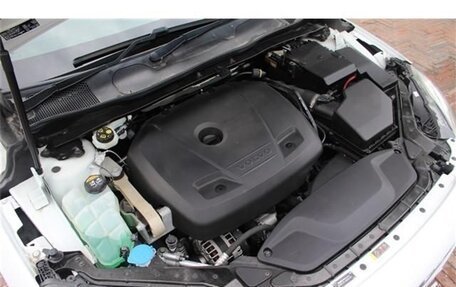 Volvo V40 II рестайлинг, 2017 год, 1 300 000 рублей, 19 фотография