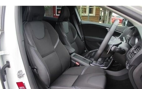 Volvo V40 II рестайлинг, 2017 год, 1 300 000 рублей, 14 фотография