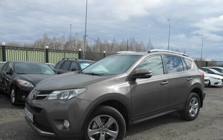 Toyota RAV4, 2015 год, 1 980 000 рублей, 3 фотография