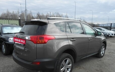 Toyota RAV4, 2015 год, 1 980 000 рублей, 2 фотография