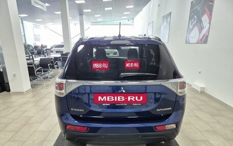 Mitsubishi Outlander III рестайлинг 3, 2013 год, 1 296 000 рублей, 6 фотография