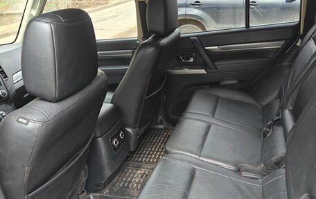 Mitsubishi Pajero IV, 2014 год, 2 220 000 рублей, 5 фотография