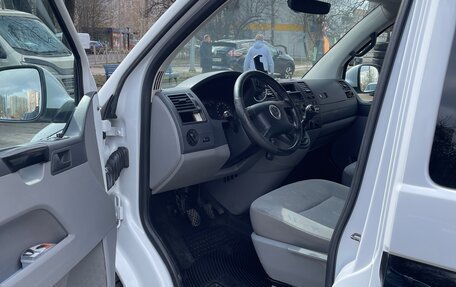 Volkswagen Transporter T5 рестайлинг, 2003 год, 1 199 999 рублей, 8 фотография