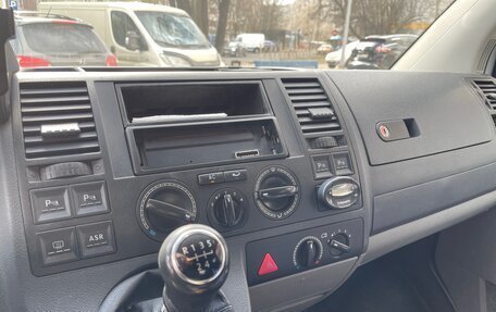 Volkswagen Transporter T5 рестайлинг, 2003 год, 1 199 999 рублей, 10 фотография