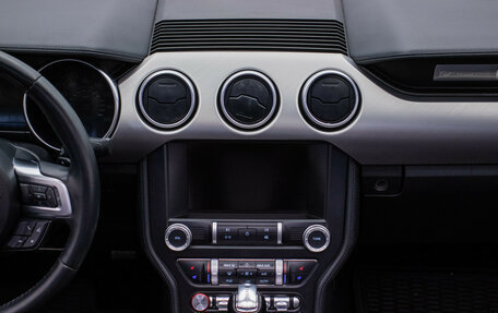 Ford Mustang VI рестайлинг, 2020 год, 3 800 000 рублей, 17 фотография