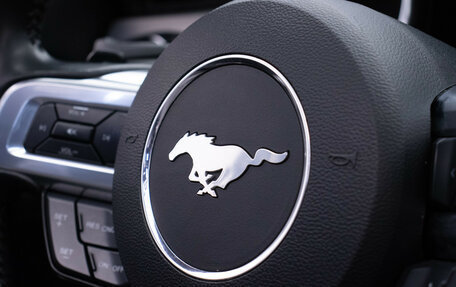 Ford Mustang VI рестайлинг, 2020 год, 3 800 000 рублей, 23 фотография