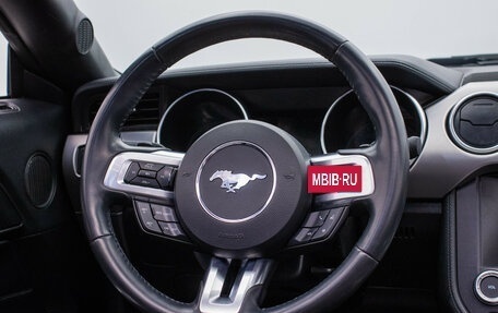 Ford Mustang VI рестайлинг, 2020 год, 3 800 000 рублей, 18 фотография