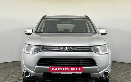 Mitsubishi Outlander III рестайлинг 3, 2014 год, 1 600 000 рублей, 2 фотография