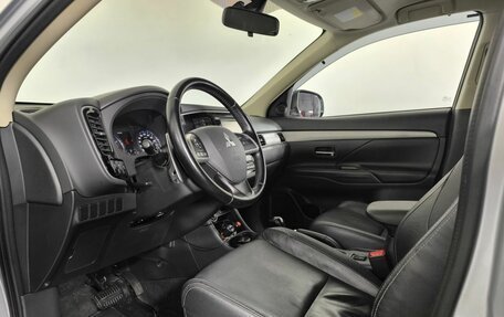 Mitsubishi Outlander III рестайлинг 3, 2014 год, 1 600 000 рублей, 8 фотография