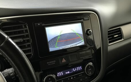 Mitsubishi Outlander III рестайлинг 3, 2014 год, 1 600 000 рублей, 16 фотография