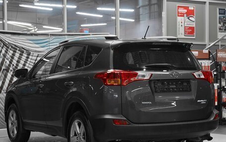 Toyota RAV4, 2015 год, 1 749 000 рублей, 4 фотография