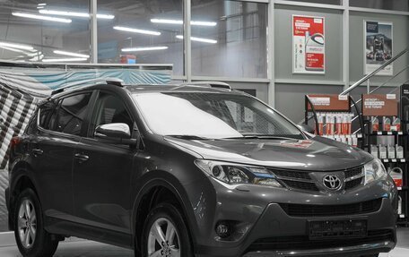 Toyota RAV4, 2015 год, 1 749 000 рублей, 3 фотография