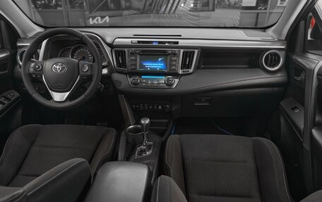 Toyota RAV4, 2015 год, 1 749 000 рублей, 9 фотография